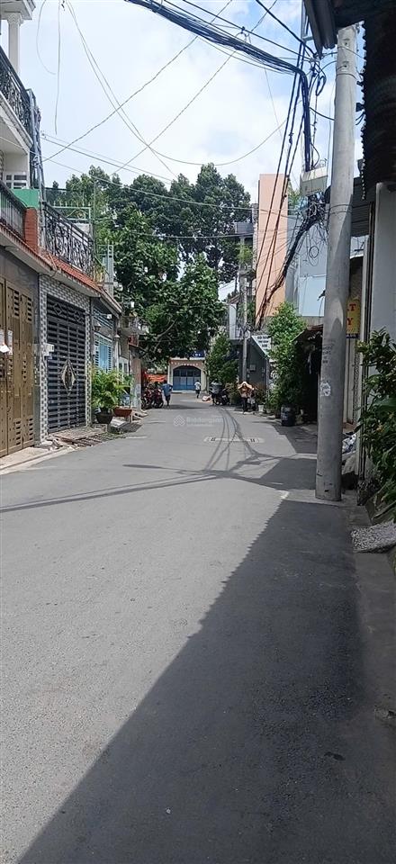 Bán nhà riêng chính chủ có sổ hồng, sân ô tô 7 chỗ, 3 tầng 1 tum sân thượng