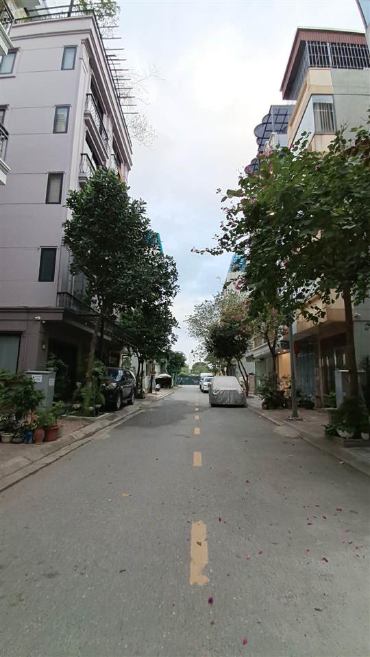 BÁN ĐẤT VIỆT HƯNG 135M2- MT 7M- NGÕ THÔNG, Ô TÔ TRÁNH, XÂY BIỆT THỰ VIP -16.x Tỷ
