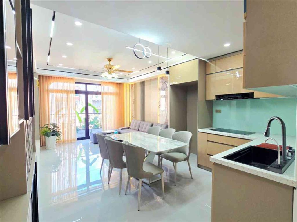 BÁN NHÀ THẠCH BÀN 45M2- 6 TẦNG THANG MÁY- GARA Ô TÔ- NGÕ NÔNG- 11.x Tỷ