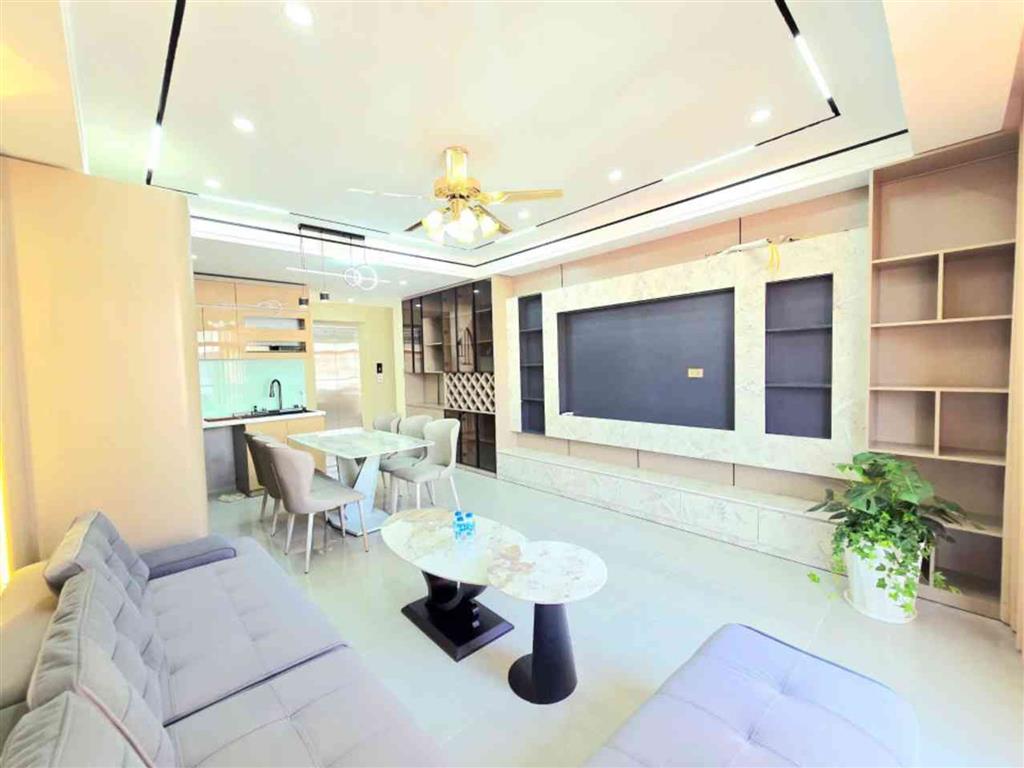 BÁN NHÀ THẠCH BÀN 45M2- 6 TẦNG THANG MÁY- GARA Ô TÔ- NGÕ NÔNG- 11.x Tỷ