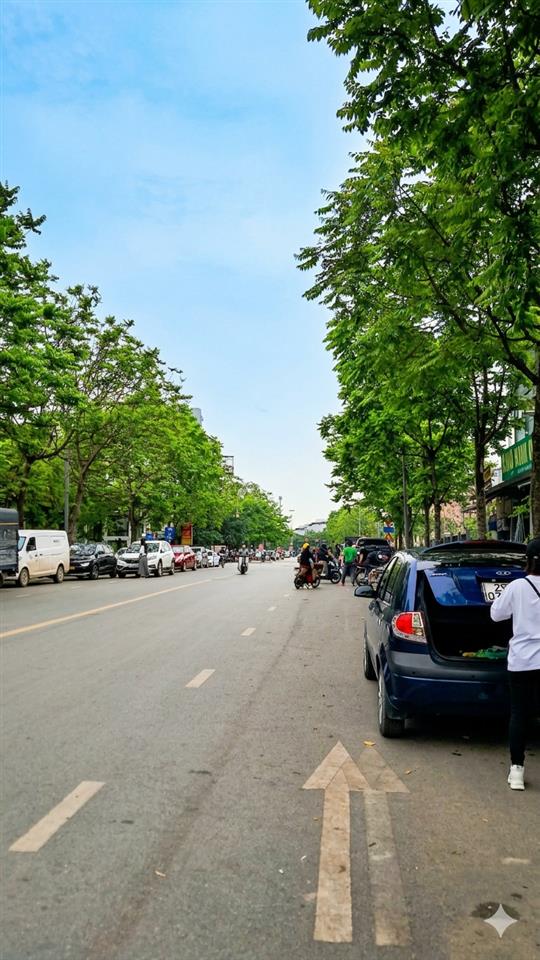 BÁN ĐẤT VIỆT HƯNG 75M2- MT 8M- VỈA HÈ, Ô TÔ TRÁNH, VIEW THOÁNG - 17.X TỶ
