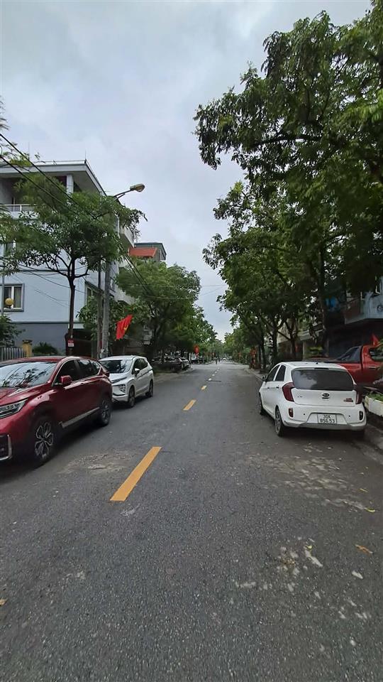 BÁN ĐẤT VIỆT HƯNG 52M2- MT 4M- VỈA HÈ, Ô TÔ TRÁNH ĐỖ- GẦN CÔNG VIÊN HỒ- HƠN 10 TỶ