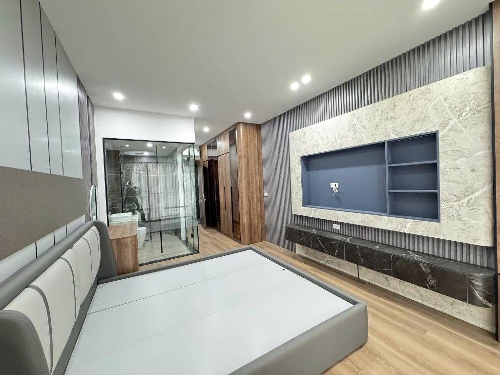 BÁN NHÀ NGỌC THỤY 38M2- 6 Tầng Thang Máy- Ô TÔ TRÁNH ĐỖ- 14.x Tỷ