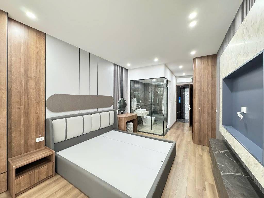 BÁN NHÀ NGỌC THỤY 38M2- 6 Tầng Thang Máy- Ô TÔ TRÁNH ĐỖ- 14.x Tỷ