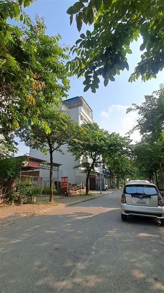BÁN ĐẤT SÀI ĐỒNG 175M2- MT 8.5m- VỈA HÈ, Ô TÔ TRÁNH, CẠNH VINHOMES- 35 Tỷ