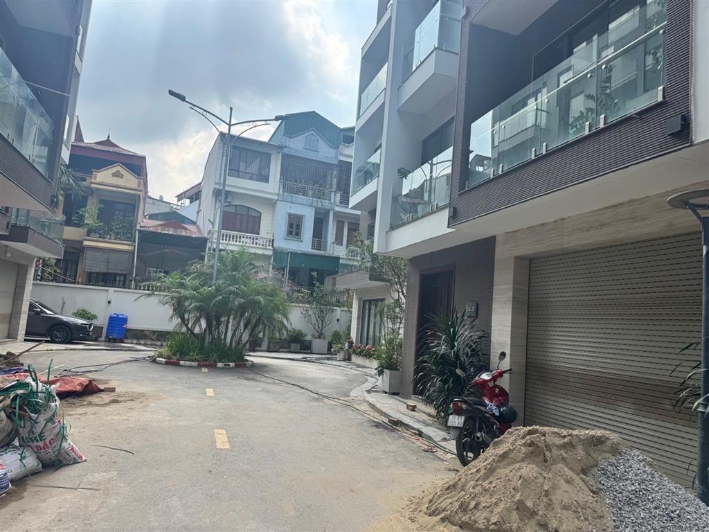 BÁN BIỆT THỰ SÀI ĐỒNG 360M2- 4 Tầng – ĐẲNG CẤP SỐNG ĐẠI GIA- 89 Tỷ