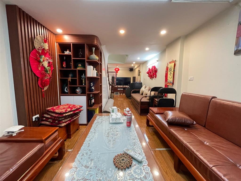 BÁN NHÀ VIỆT HƯNG 45M2- 5 Tầng- VỈA HÈ, Ô TÔ TRÁNH ĐỖ- HƠN 10 Tỷ