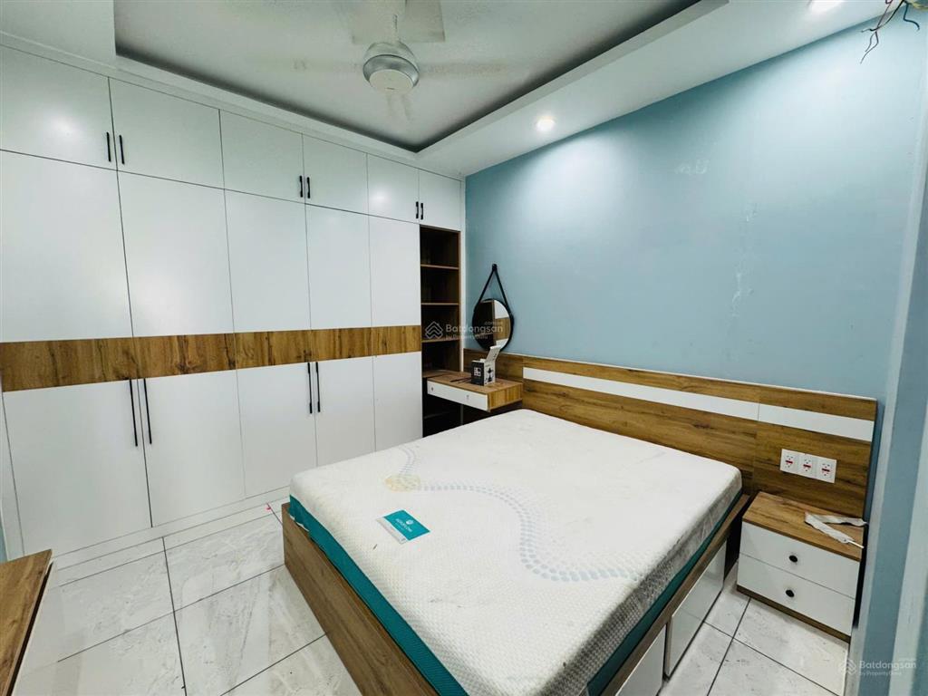 Cho thuê nhà hẻm xe tải đường 26/3, quận bình tân  6 tầng (thang máy)