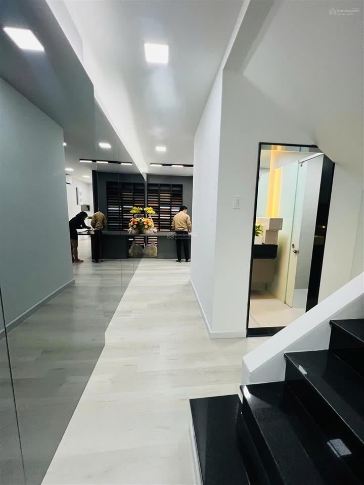 Cho thuê nhà mặt tiền kinh doanh quận 1