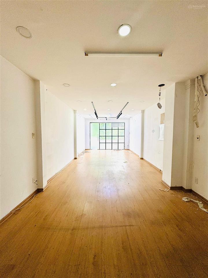 Cho thuê nhà mt 190 hai bà trưng, quận 1