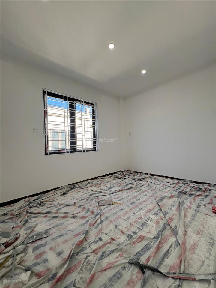 Bán nhà tại kiều đông  thôn hy tái, 2,5 tỷ, 52m2, 3pn, 3wc, pháp lý đầy đủ