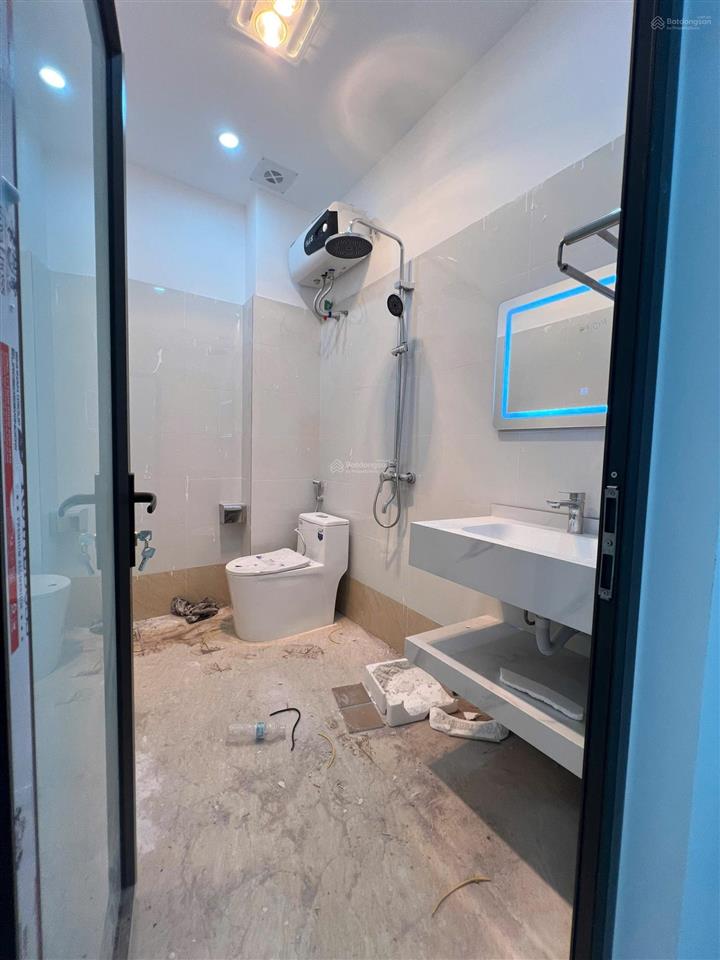 Bán nhà tại kiều đông  thôn hy tái, 2,5 tỷ, 52m2, 3pn, 3wc, pháp lý đầy đủ
