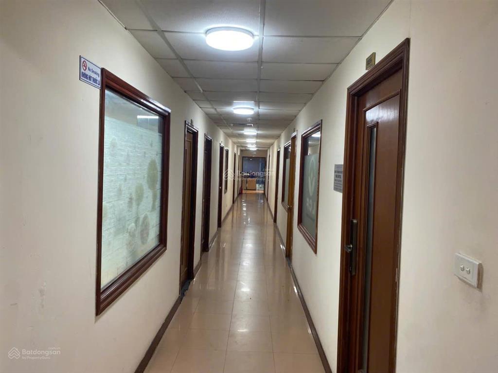 Cho thuê văn phòng 30,40m2 trung tâm phố đào duy anh, giá tốt, nhiều ưu đãi