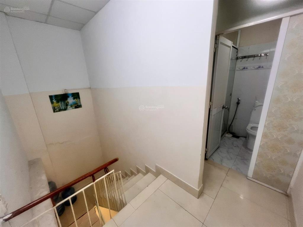 Cho thuê nhà nguyên căn mt đường bàn cờ  q3