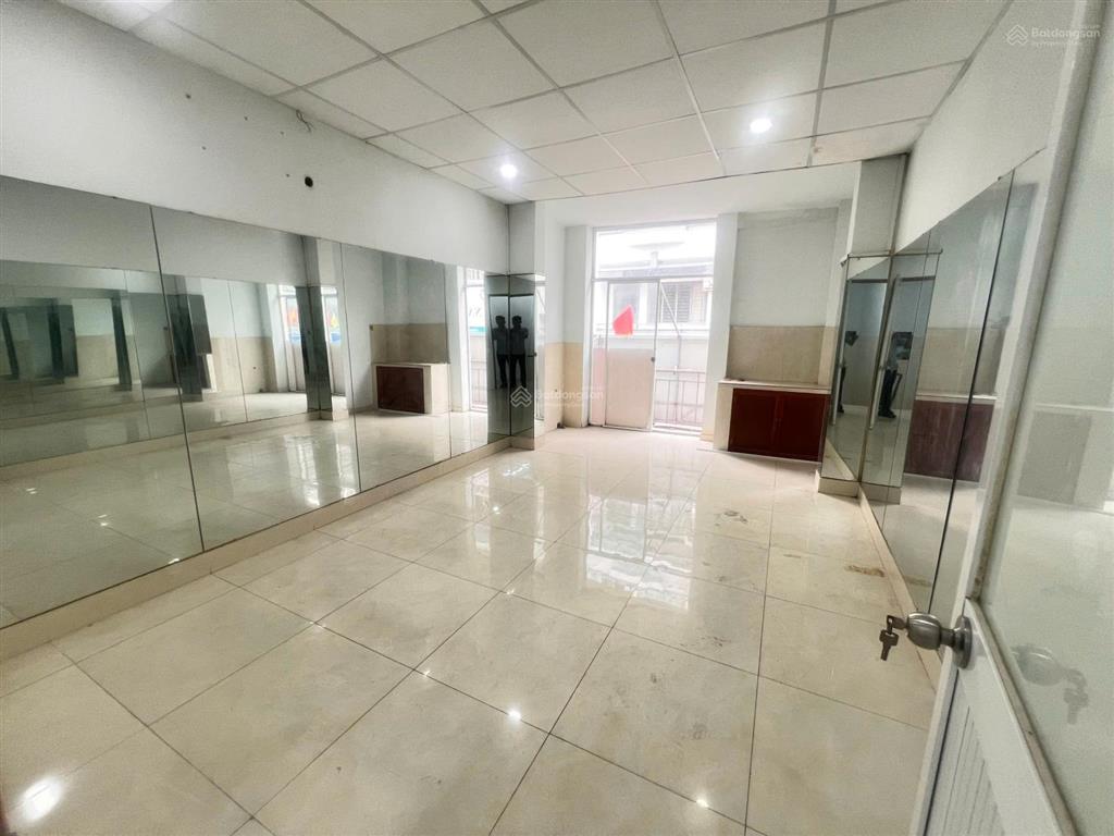 Cho thuê nhà nguyên căn mt đường bàn cờ  q3