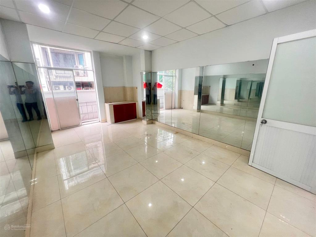 Cho thuê nhà nguyên căn mt đường bàn cờ  q3