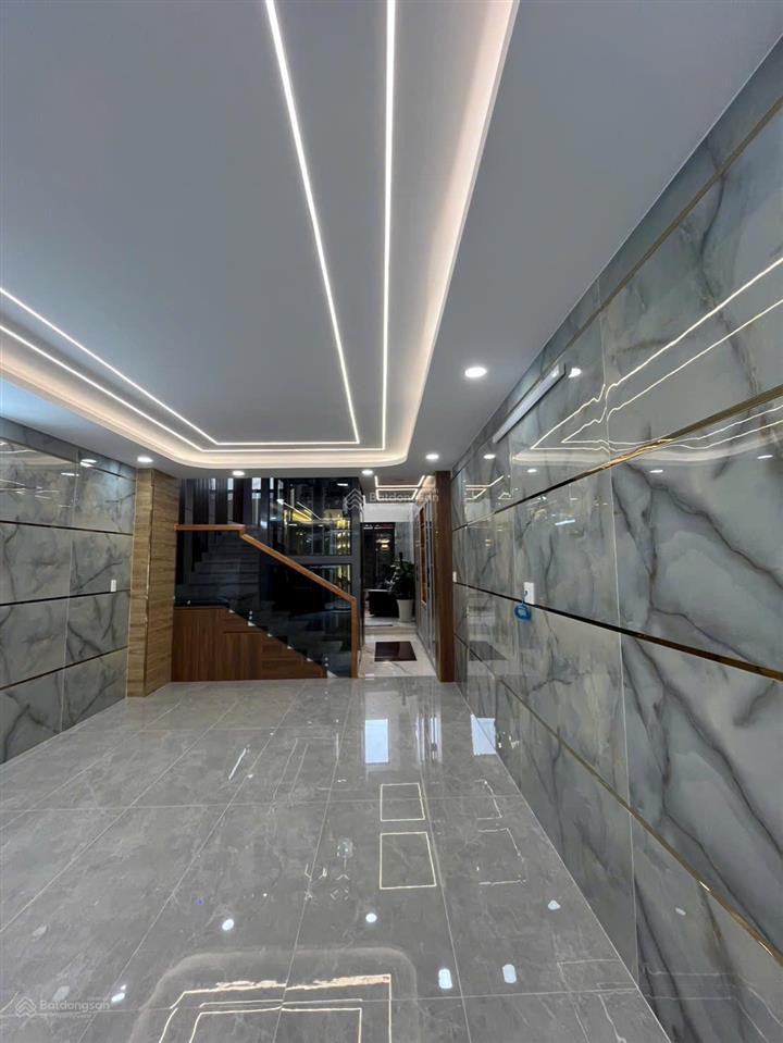 Bán nhà hẻm nhựa 8m có lề phan anh, 4x17m, đúc 5 tầng, thang máy 450kg, giá 10.6 tỷ tl.