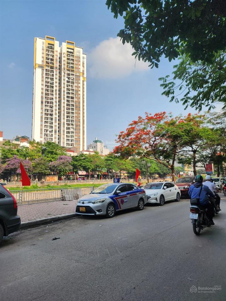 Mảnh đất hiếm mặt phố vũ tông phan, lô góc 3 mặt thoáng, vỉa hè rộng, quy hoạch ổn định, 220m2