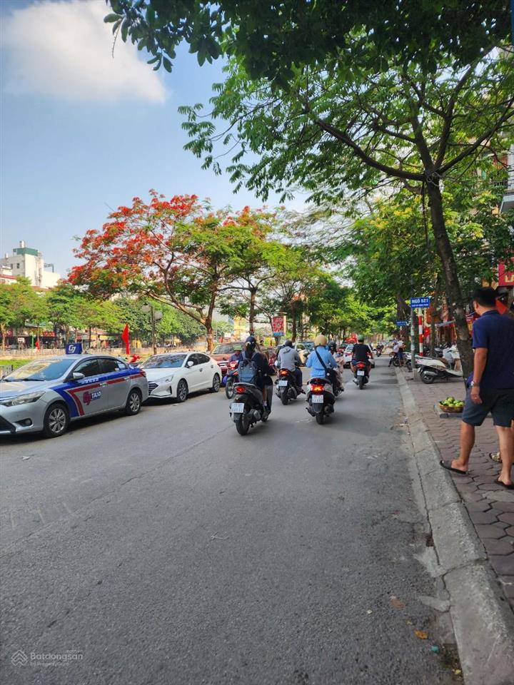 Mảnh đất hiếm mặt phố vũ tông phan, lô góc 3 mặt thoáng, vỉa hè rộng, quy hoạch ổn định, 220m2