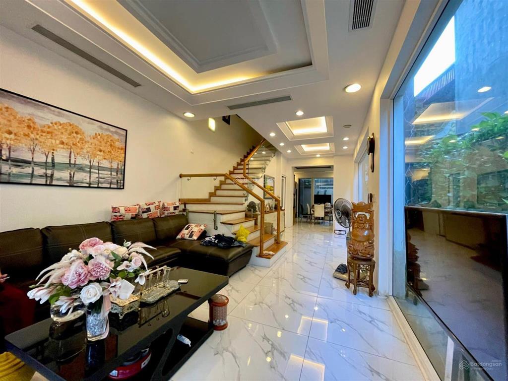 Bán gấp nhà mặt phố vương thừa vũ, dt 78m2 x8t thanh máy, vị trí vàng, kd sầm uất, chỉ 28 tỷ