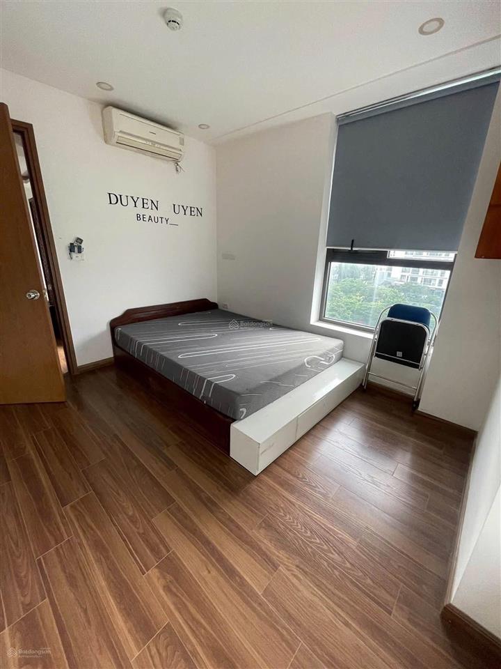 Cho thuê căn hộ chung cư ct1x2 đại kim
diện tích 95m2, 3 ngủ 2 vs, full nội thất, thiết bị