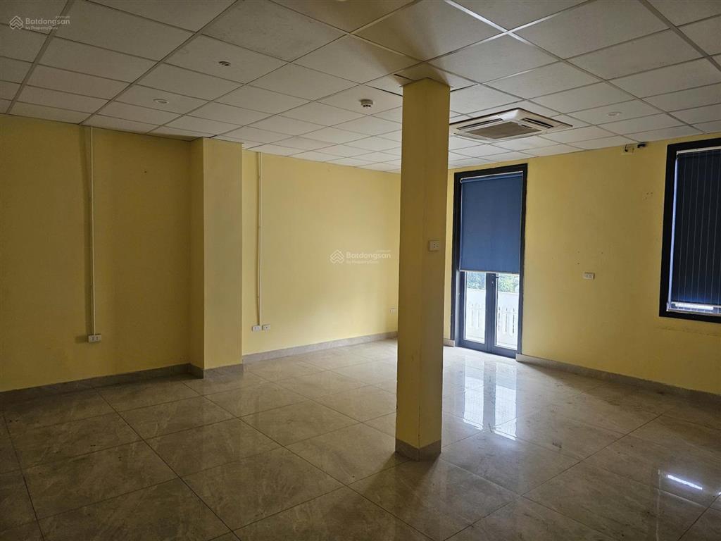 Cho thuê nhà 4 tầng thang máy mặt phố đặng xuân bảng, vỉa hè rộng rãi, thoáng trước sau