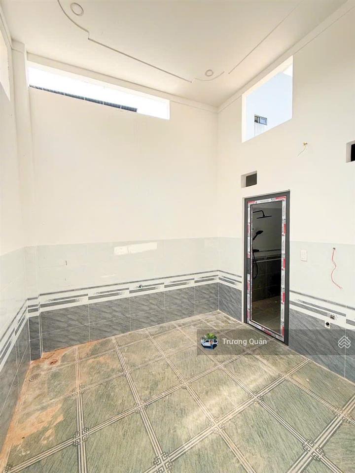 Bán nhà phố 1 trệt 1 lầu p. bửu hoà  gần ngã tư chợ đồn  cách đường nguyễn tri phương chỉ 70m