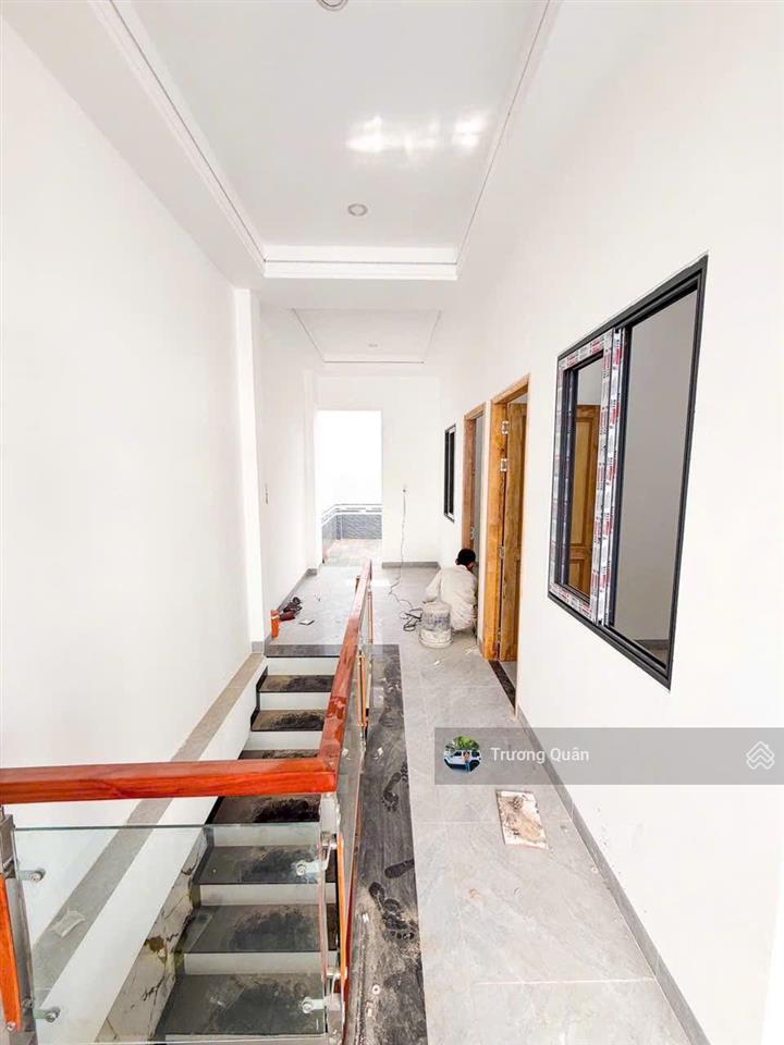 Bán nhà phố 1 trệt 1 lầu p. bửu hoà  gần ngã tư chợ đồn  cách đường nguyễn tri phương chỉ 70m