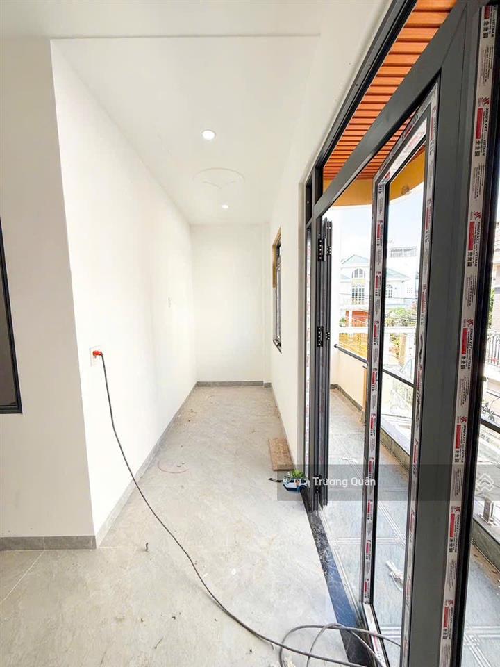 Bán nhà phố 1 trệt 1 lầu p. bửu hoà  gần ngã tư chợ đồn  cách đường nguyễn tri phương chỉ 70m