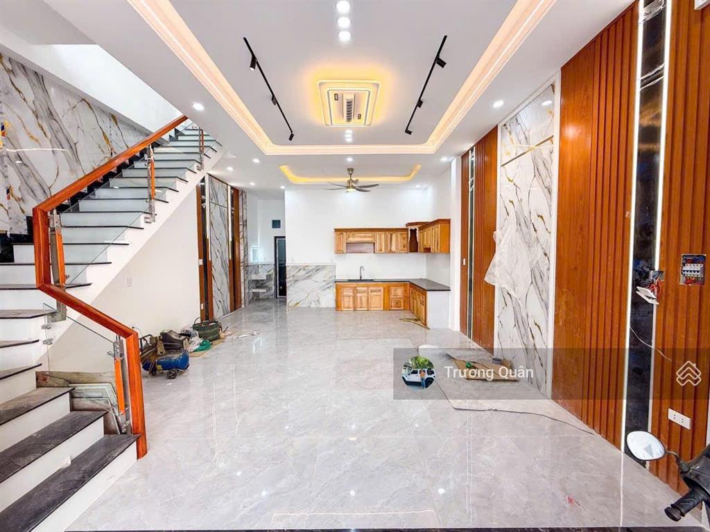 Bán nhà phố 1 trệt 1 lầu p. bửu hoà  gần ngã tư chợ đồn  cách đường nguyễn tri phương chỉ 70m