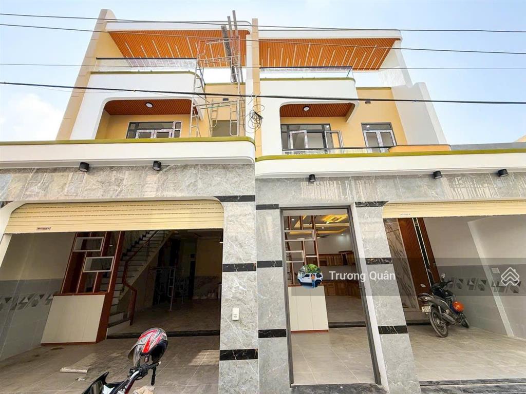 Bán nhà phố 1 trệt 1 lầu p. bửu hoà  gần ngã tư chợ đồn  cách đường nguyễn tri phương chỉ 70m