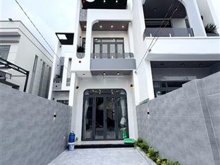 Bán nhà phố hiện đại p. tân phong sân đậu 2 ô tô giá chỉ 4,15 tỷ  ngay trường thcs tân phong