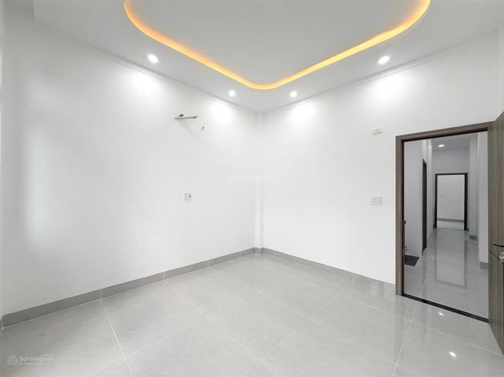 Bán nhà phố hiện đại p. tân phong sân đậu 2 ô tô giá chỉ 4,15 tỷ  ngay trường thcs tân phong