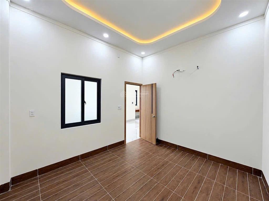 Bán nhà phố hiện đại  gần siêu thị coopmart  cách đường phạm văn thuận vào 50m