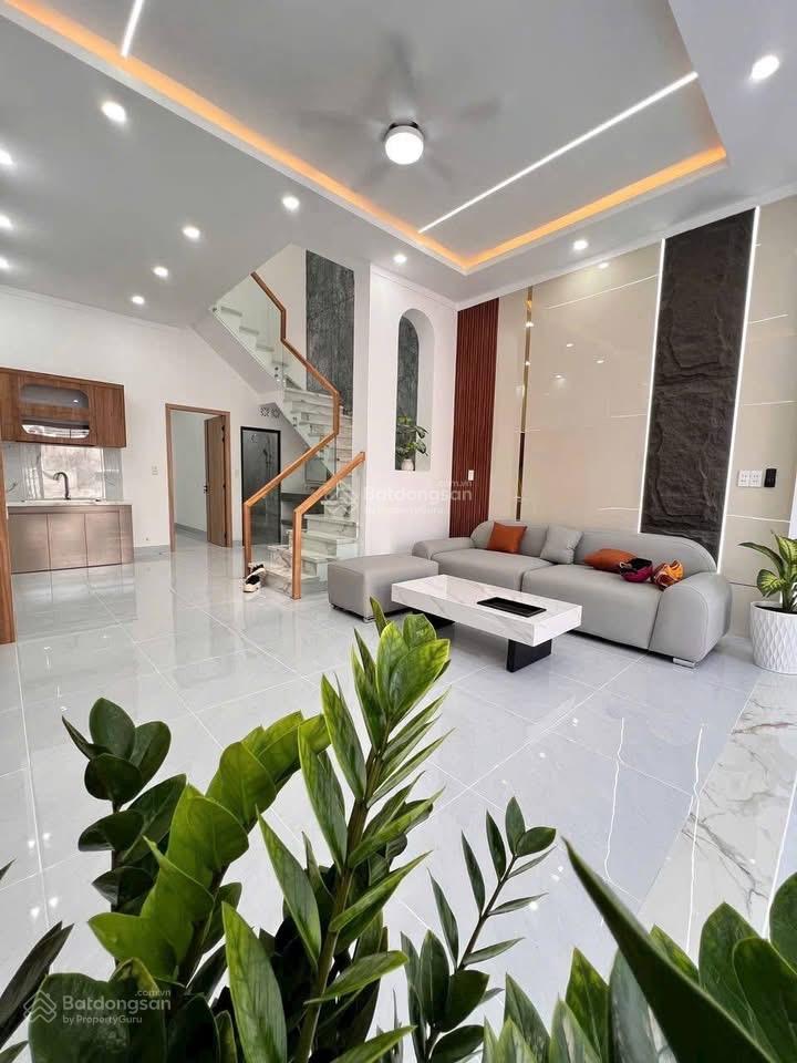 Bán nhà lầu hiện đại  gần bigc ngã tư tân phong  kp1 trảng dài, sau lưng công an pccc