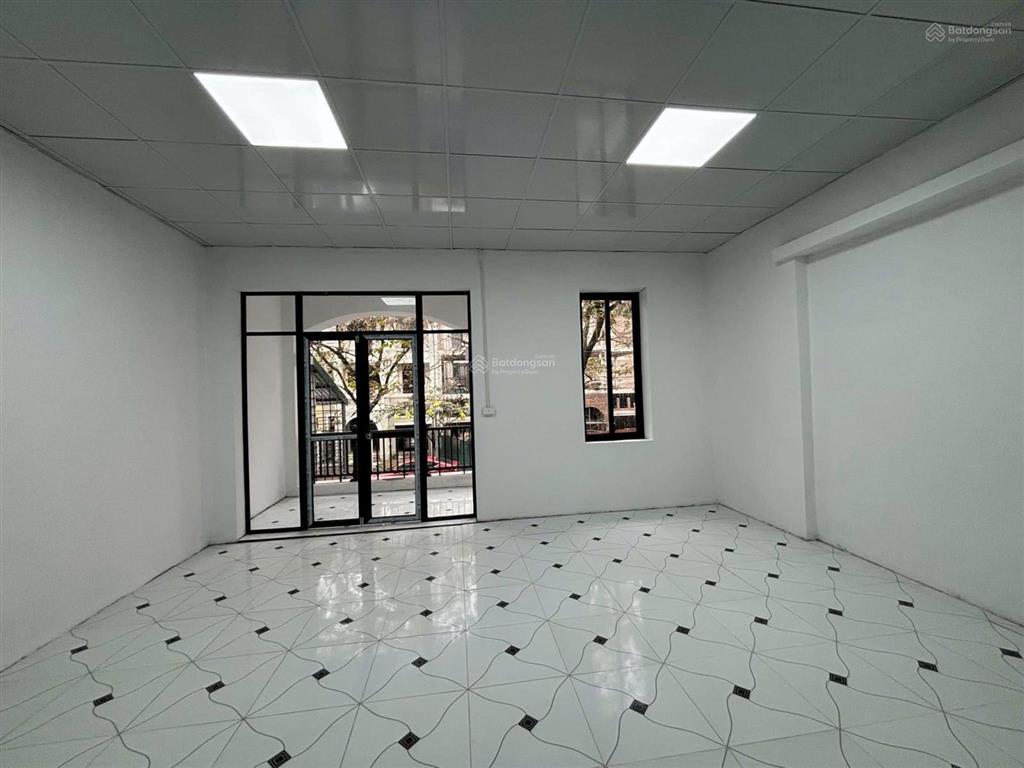 Cho thuê nhà liền kề khu abcd geleximco lê trọng tấn.  0979 783 ***