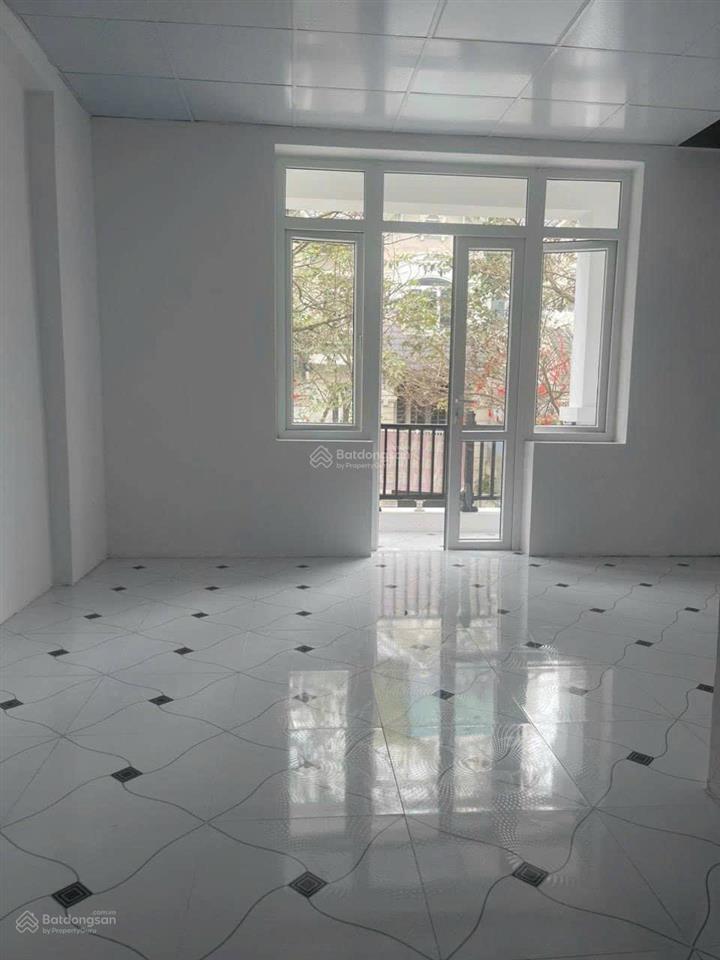 Cho thuê nhà liền kề khu abcd geleximco lê trọng tấn.  0979 783 ***