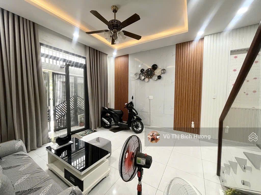 Hẻm 1014 cmt8  đối diện cư xá tự do, gần cv lê thị riêng