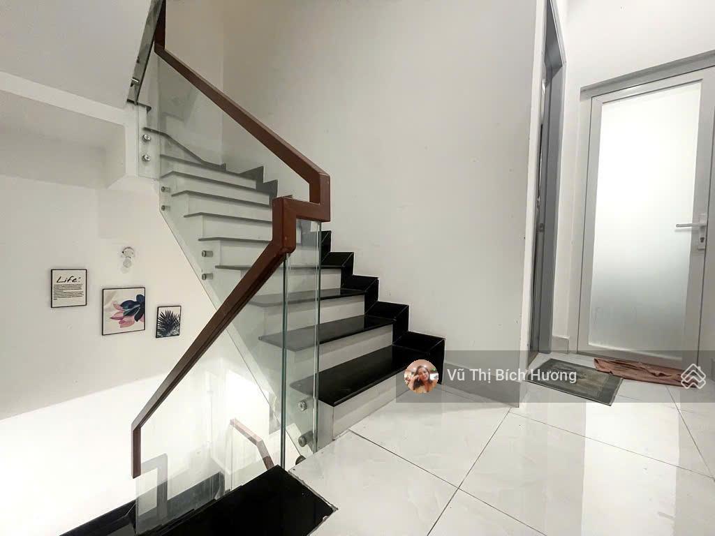 Hẻm 1014 cmt8  đối diện cư xá tự do, gần cv lê thị riêng