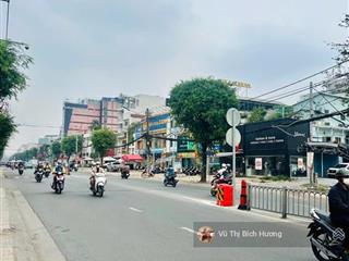 Đất trống đối diện tòa nhà viettel tower, trục cách mạng tháng 8, quận 3,