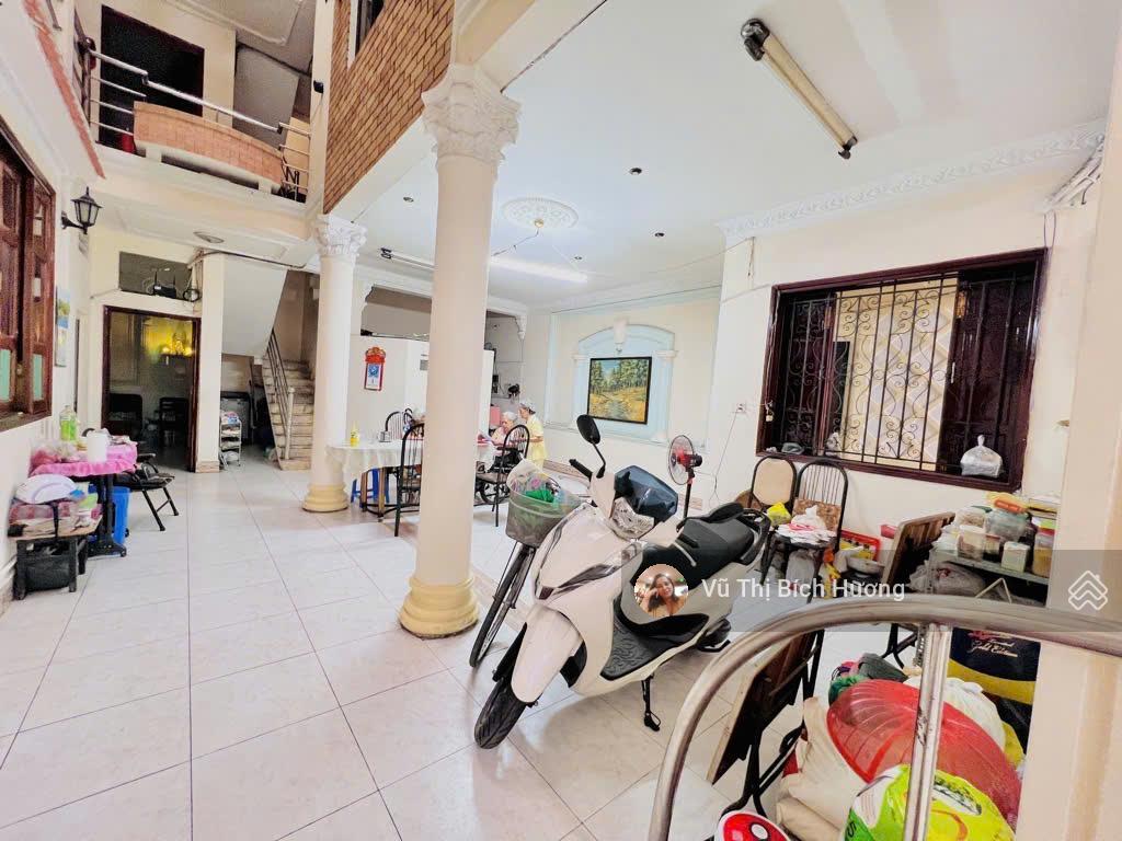 Siêu phẩm biệt thự vip trung tâm phú nhuận  cách mặt tiền phan xích long  không gian sang trọng