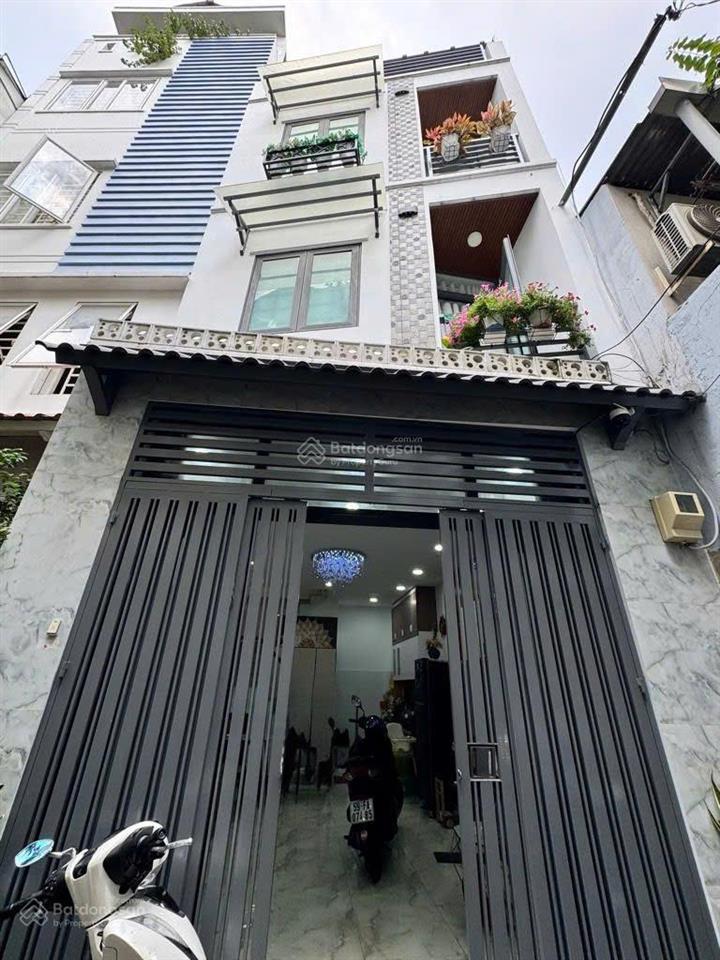 Bán nhà trung tâm phú nhuận  hoàng sa  36m2  67 tỷ sát mặt tiền