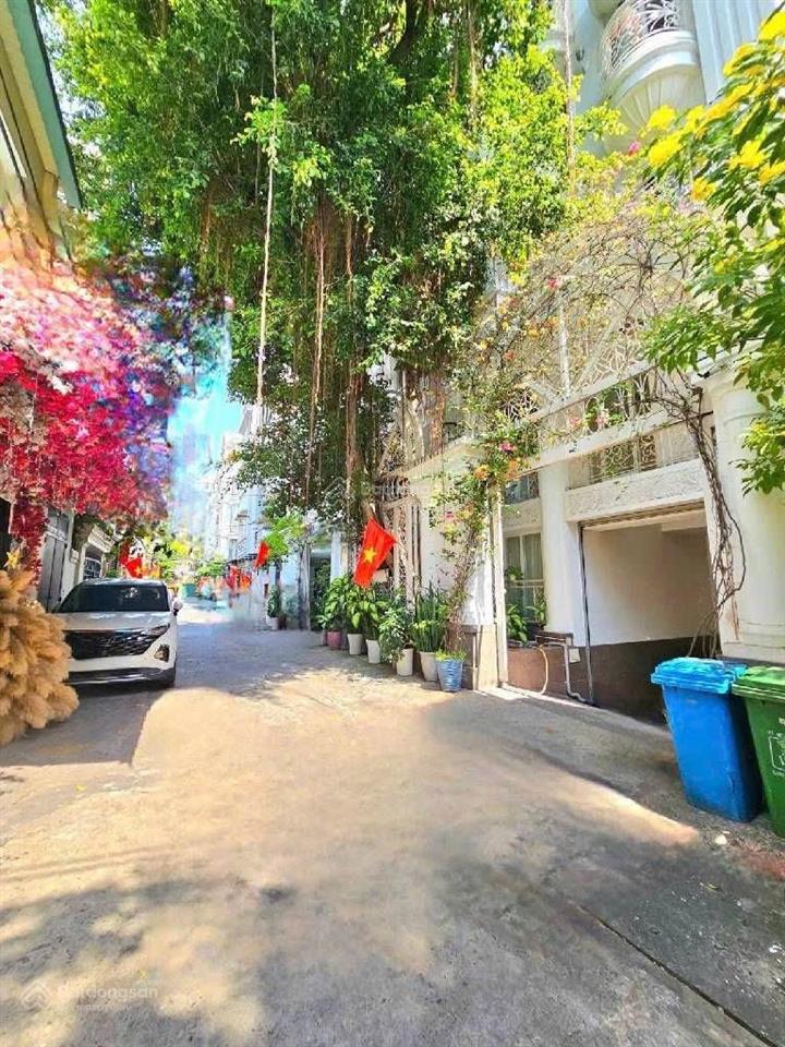 Bán khách sạn 4 sao  9 tầng  có hồ bơi  rộng hiếm giữa trung tâm phú nhuận  350m2