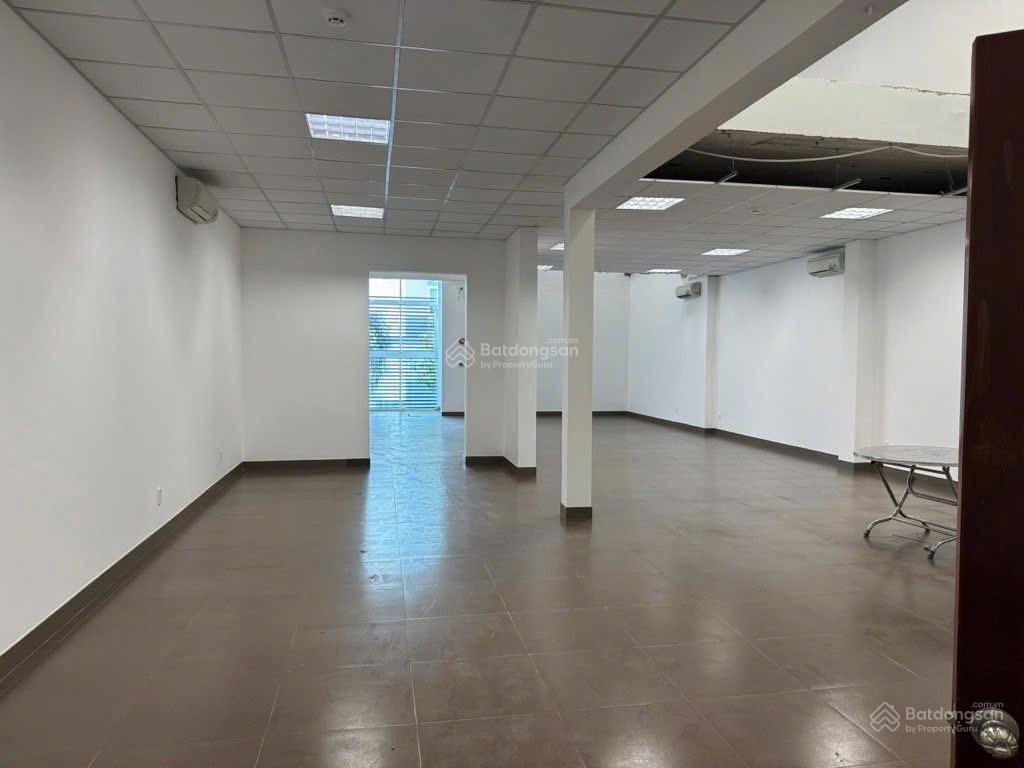 Toà nhà mt hoàng diệu  phú nhuận  5 tầng  có thang máy  nhà mới  dòng tiền 155tr/tháng