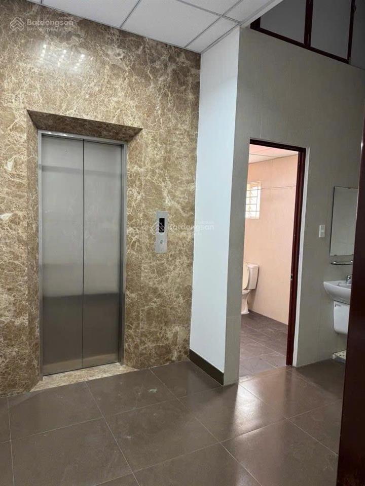 Toà nhà mt hoàng diệu  phú nhuận  5 tầng  có thang máy  nhà mới  dòng tiền 155tr/tháng