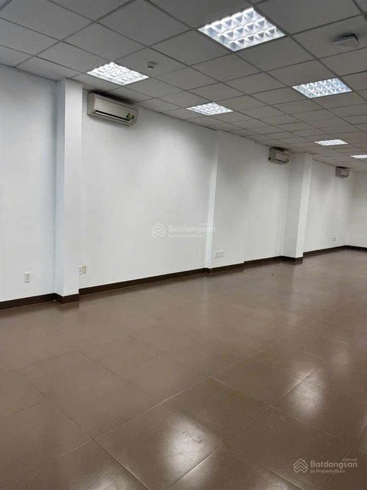 Toà nhà mt hoàng diệu  phú nhuận  5 tầng  có thang máy  nhà mới  dòng tiền 155tr/tháng