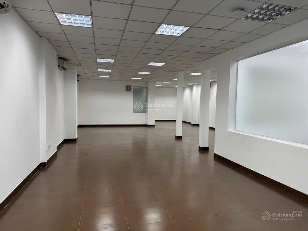 Toà nhà mt hoàng diệu  phú nhuận  5 tầng  có thang máy  nhà mới  dòng tiền 155tr/tháng