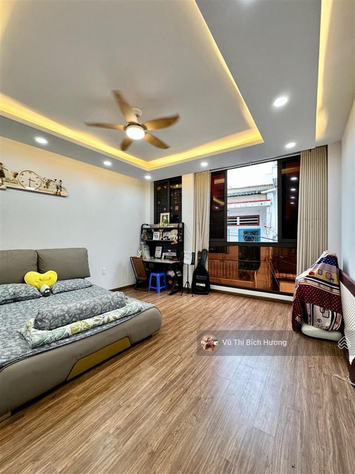 Ngay vòng xoay lê đại hành  nhà 4 tầng  sân thượng  gần mặt tiền  chỉ hơn 6 tỷ