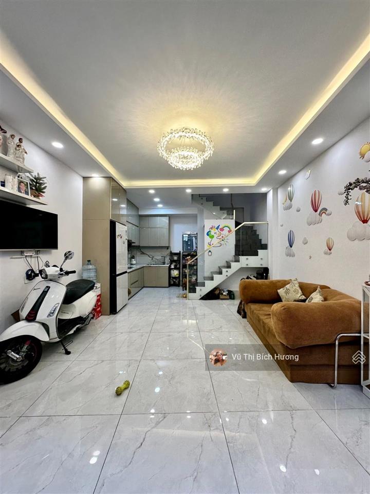 Ngay vòng xoay lê đại hành  nhà 4 tầng  sân thượng  gần mặt tiền  chỉ hơn 6 tỷ