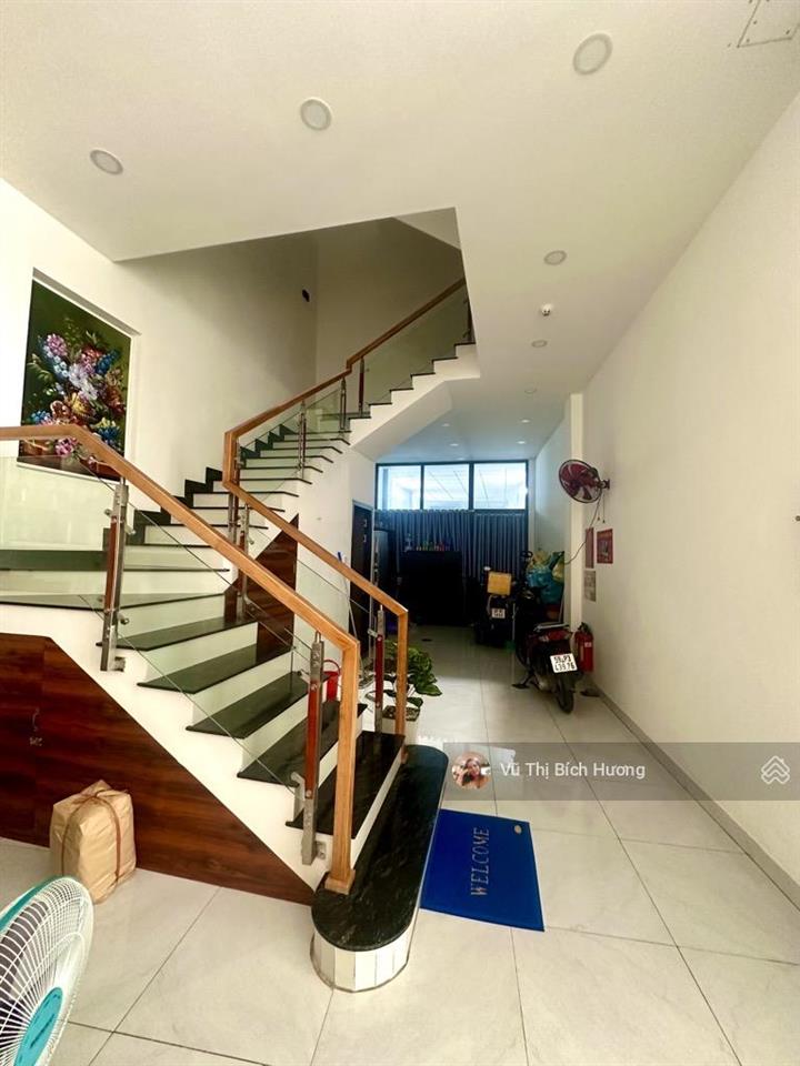Nhà mặt tiền  phan đình phùng  6 tầng  ngang 4.3m  92m  giá 23.99 tỷ